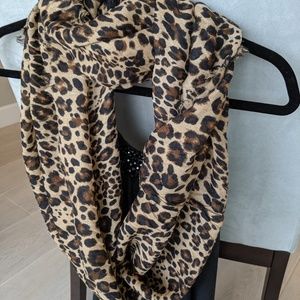 🐆🐆Cheetah / Leopard print scarf🐆🐆